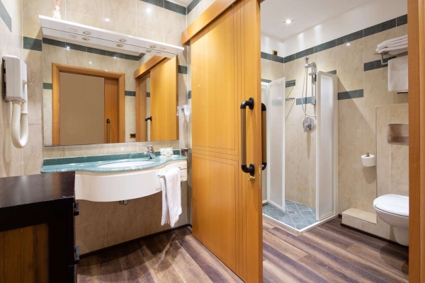 BEST WESTERN MAISON B HOTEL
